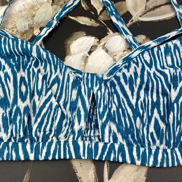 NWT Anthropologie Pilcro Printed Surf Bra Top in Blue Ikat Print Size Medium. - Picture 4 of 13